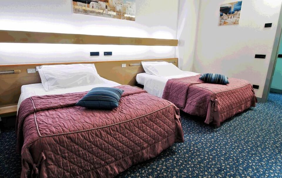 Junior Room, 2 Queen Beds | Premium bedding, minibar, soundproofing, free WiFi
