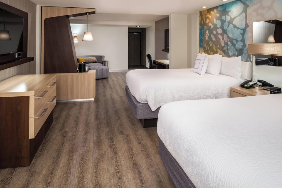 In-room safe, desk, laptop workspace, iron/ironing board