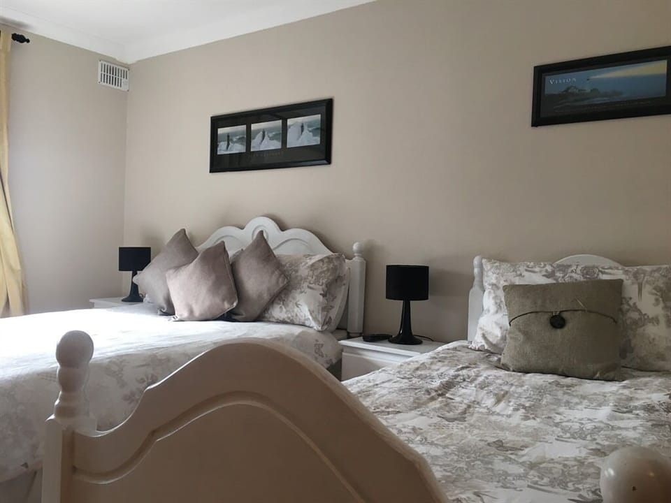Suite, Private Bathroom (External Private Bathroom) | WiFi