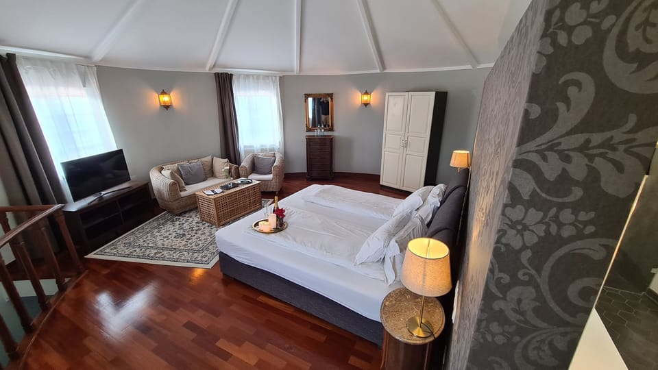 Honeymoon Studio Suite, 1 Bedroom, Sea View (Dom Henrique o Navegador) | Premium bedding, minibar, individually decorated, laptop workspace