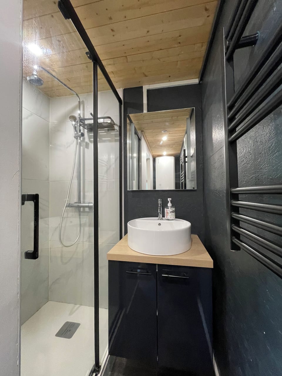 Romantic Studio Suite, 1 Bedroom, Terrace | Bathroom | Hair dryer, slippers, towels