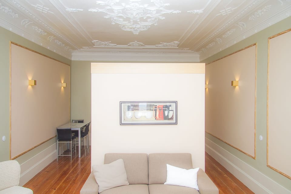 Studio | Living area | Flat-screen TV