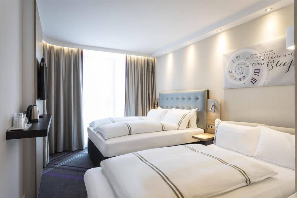 Standard Triple Room | In-room safe, blackout drapes, soundproofing, iron/ironing board