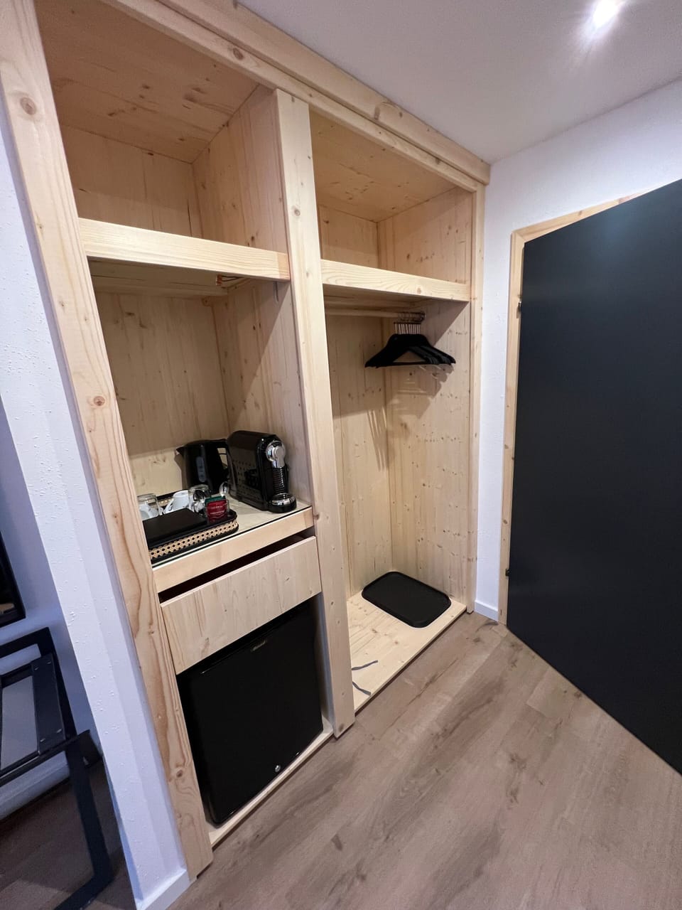 Double Room, 1 Bedroom, Balcony, Mountain View | WiFi (free), bed sheets