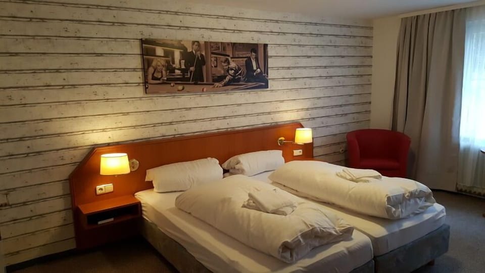 Standard Twin Room without extra bed | Desk, cribs (surcharge), rollaway beds (surcharge), WiFi (free)
