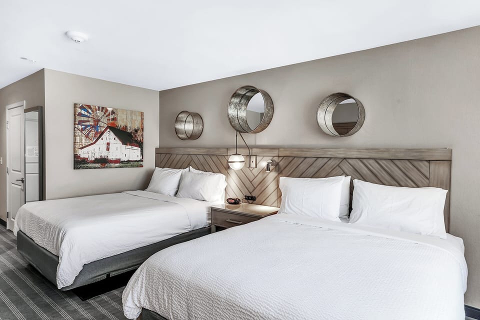 Desk, laptop workspace, iron/ironing board, free WiFi