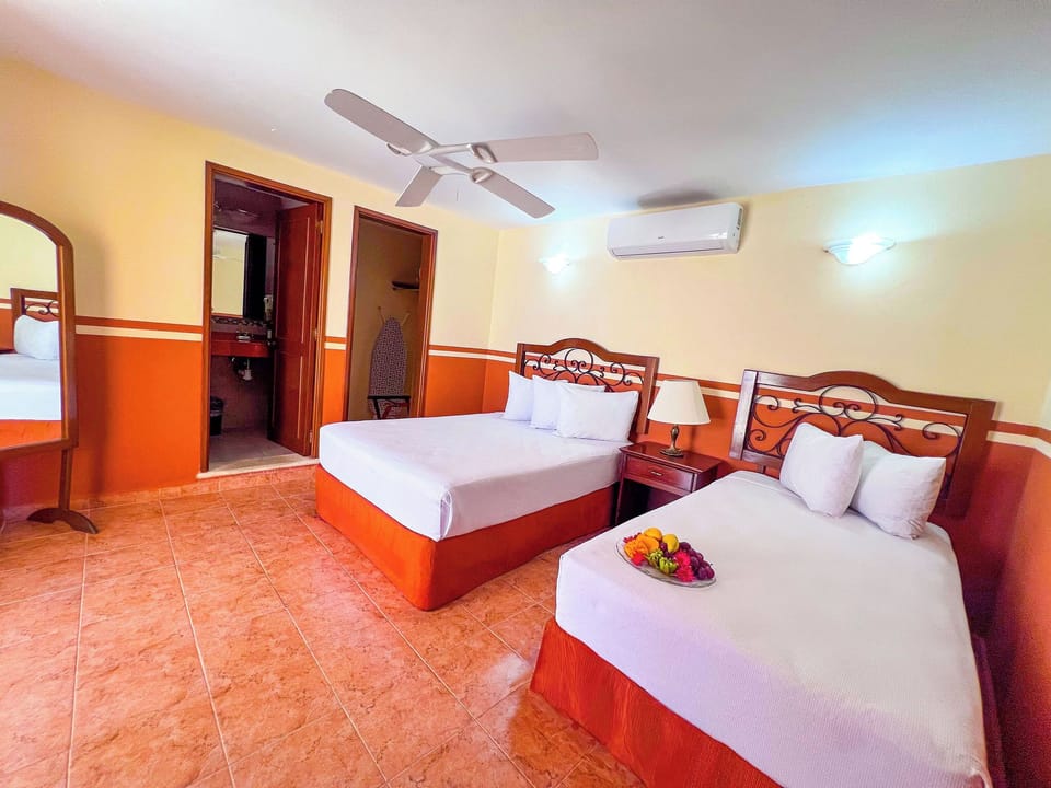 Double Room | Desk, WiFi (free), bed sheets
