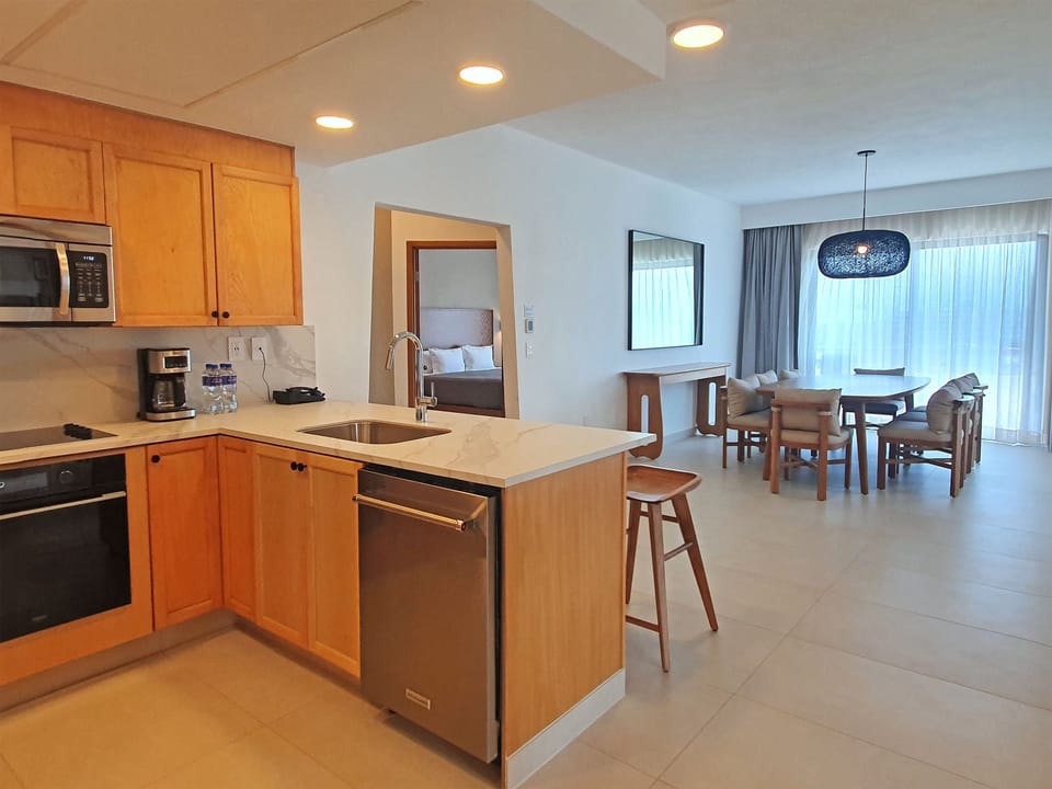 3 Bedroom Superior Suite Coba | Private kitchen | Fridge, microwave, coffee/tea maker, cookware/dishes/utensils