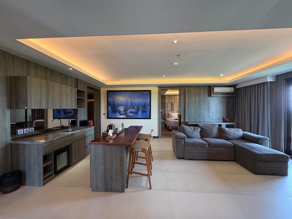 2BR Penthouse Diamond | Living area | LCD TV