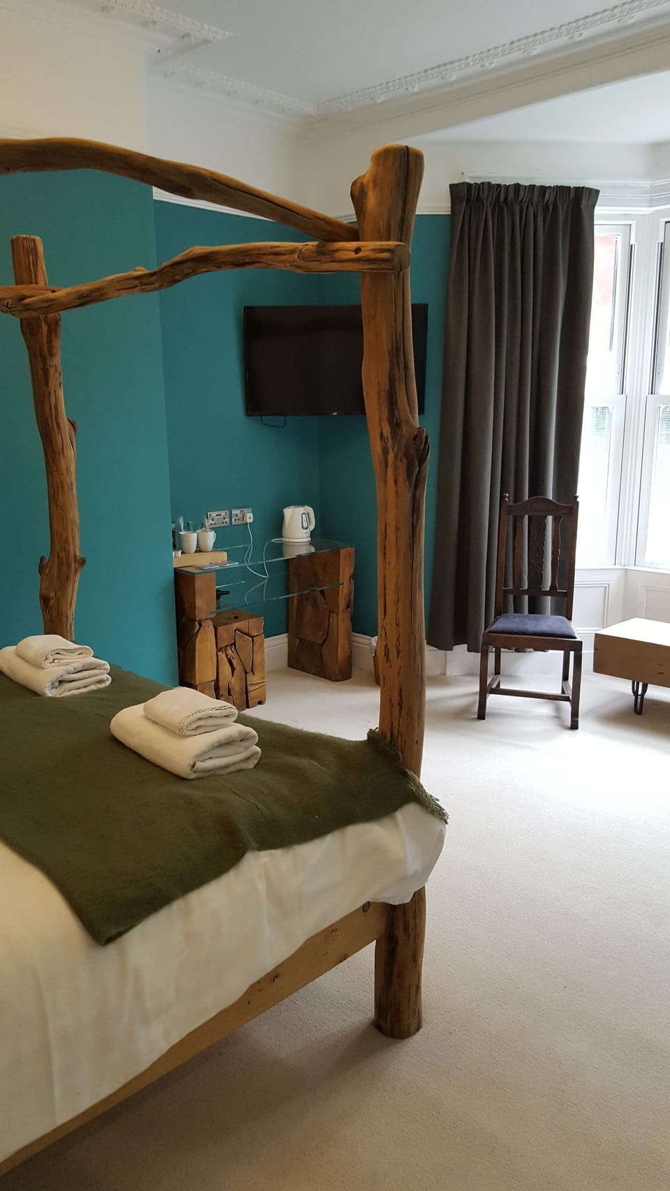 Deluxe Suite, 1 Bedroom | Premium bedding, desk, laptop workspace, iron/ironing board