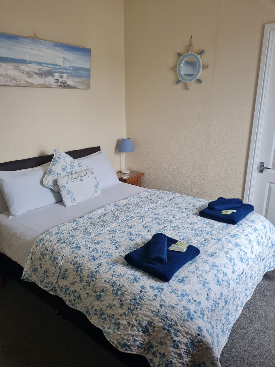 Double Room | Free WiFi, bed sheets
