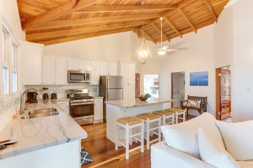 4.5 Bedroom Beach House with Pool | Private kitchen | Blender, coffee grinder, freezer, dining tables
