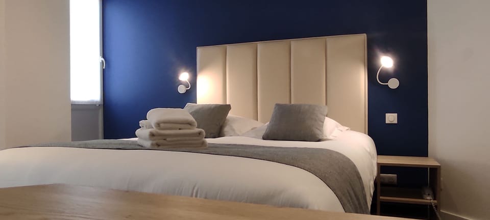 In-room safe, desk, soundproofing, iron/ironing board