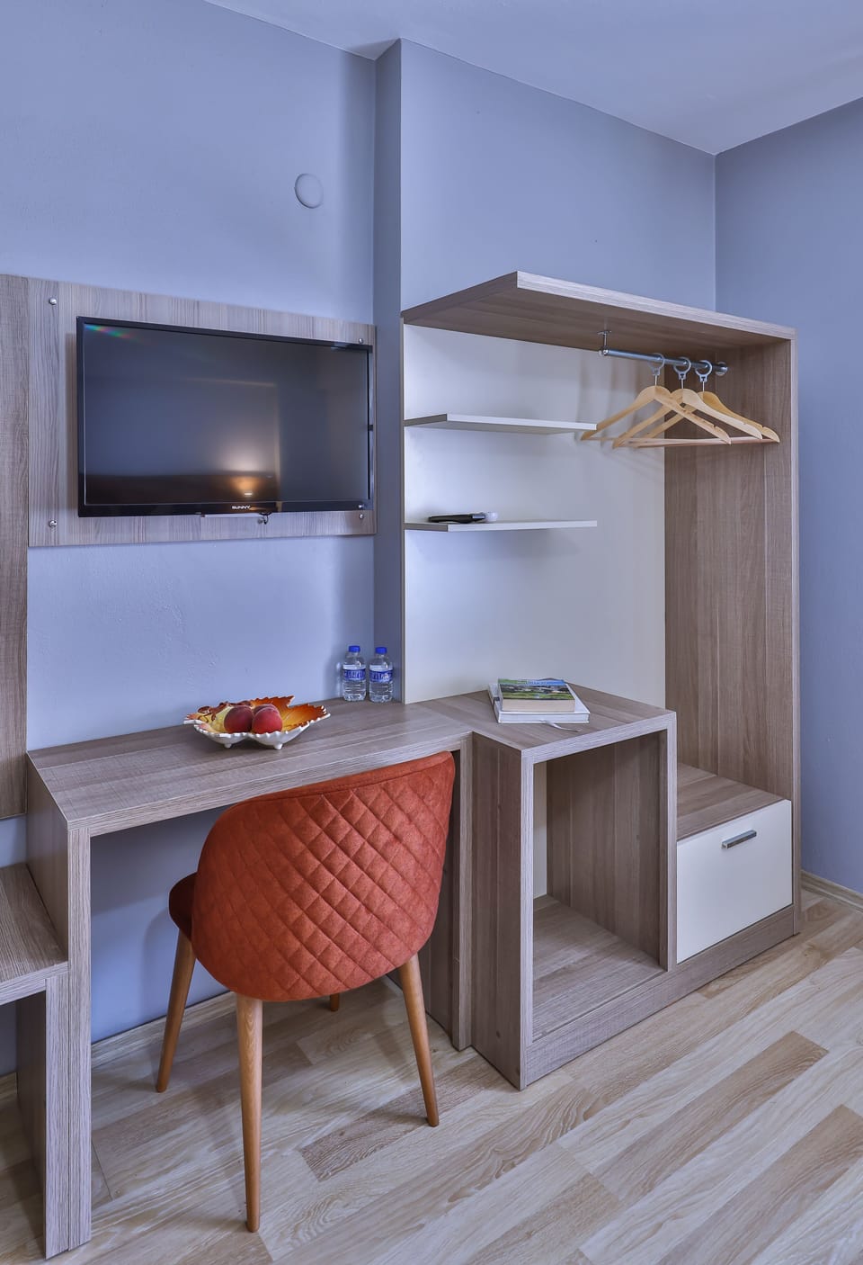 Comfort Triple Room | Desk, laptop workspace, blackout drapes, soundproofing