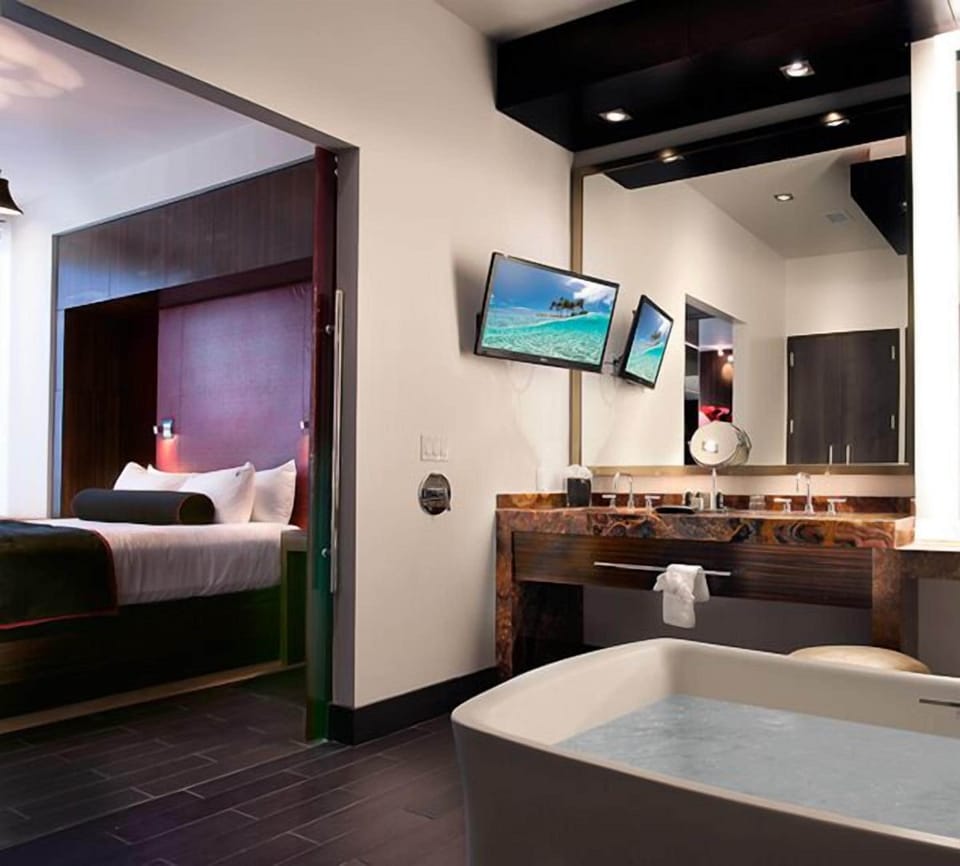 In-room safe, desk, free WiFi, bed sheets