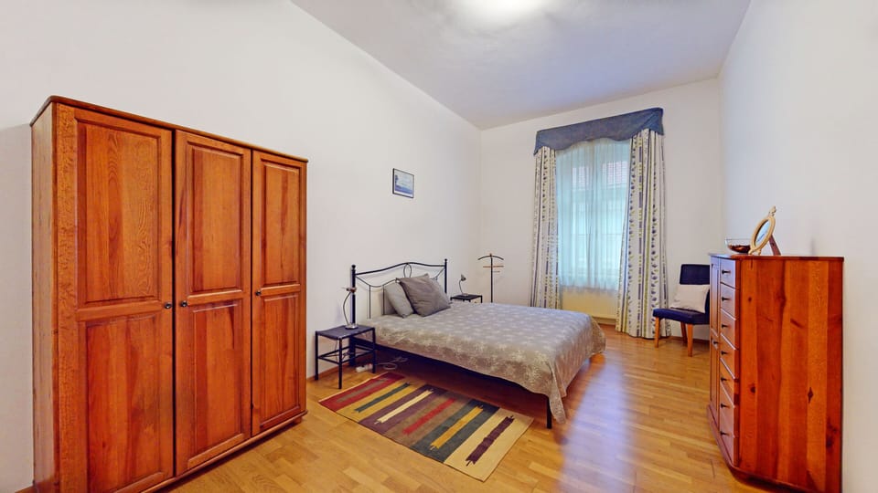 City Apartment, 1 Bedroom, Kitchen | 1 bedroom, desk, iron/ironing board, WiFi (free)