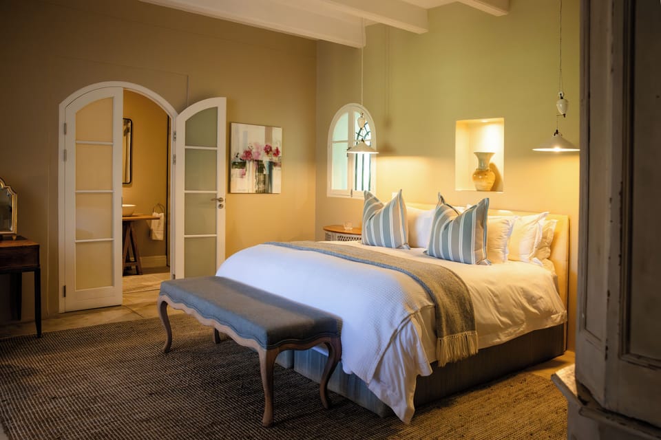 Egyptian cotton sheets, premium bedding, free minibar items