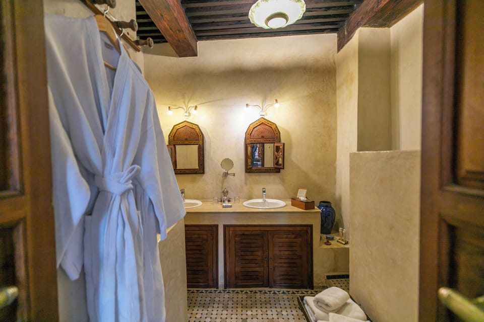 Free toiletries, hair dryer, bathrobes, towels
