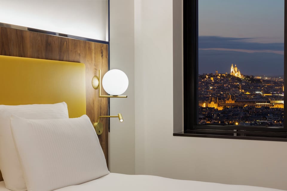 Egyptian cotton sheets, premium bedding, minibar, in-room safe