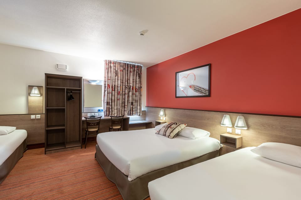 Quadruple Room | 1 bedroom, premium bedding, desk, soundproofing