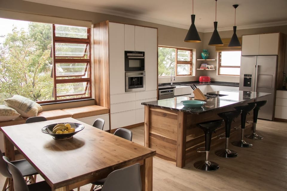 Coffee/tea maker, electric kettle