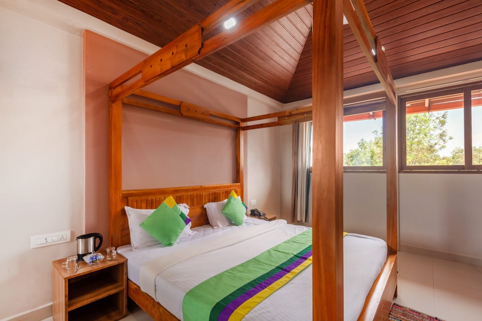 Deluxe Room | Desk, soundproofing, free WiFi