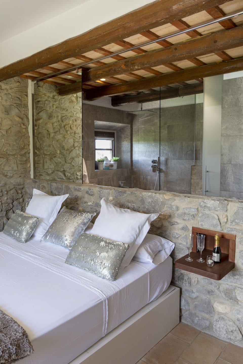 Deluxe Suite, 1 Queen Bed, Pool View (Perla) | Premium bedding, individually decorated, individually furnished