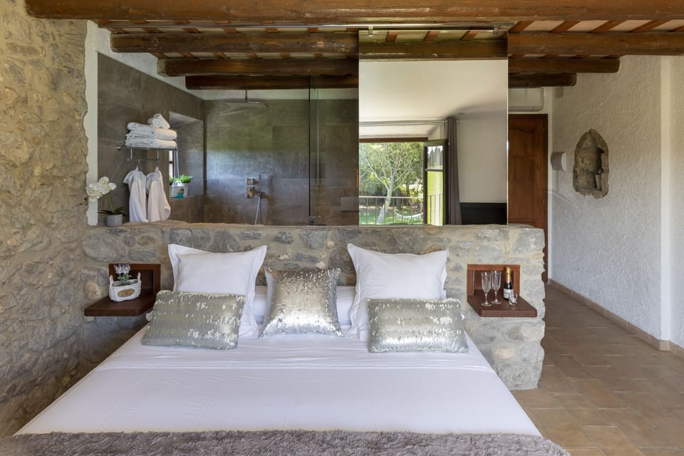 Deluxe Suite, 1 Queen Bed, Pool View (Perla) | Premium bedding, individually decorated, individually furnished