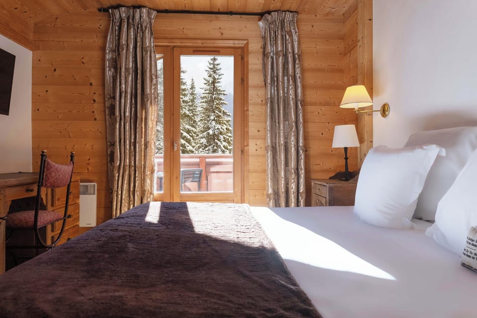 Family Room | Hypo-allergenic bedding, minibar, in-room safe, blackout drapes