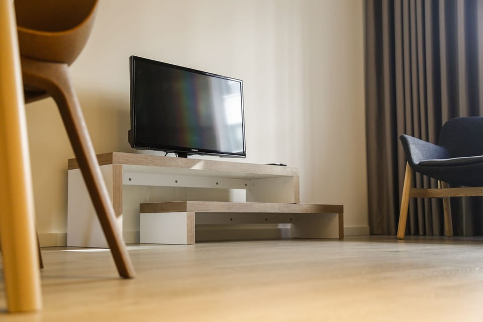 In-room safe, soundproofing, free WiFi, bed sheets