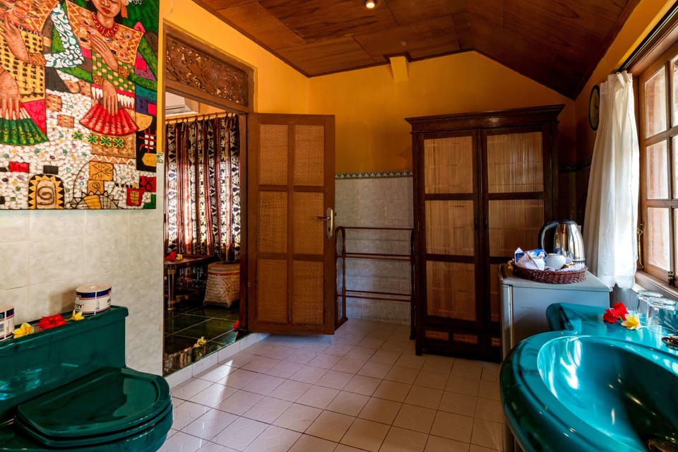 Panoramic View Villa | Bathroom | Hair dryer, towels, soap, shampoo