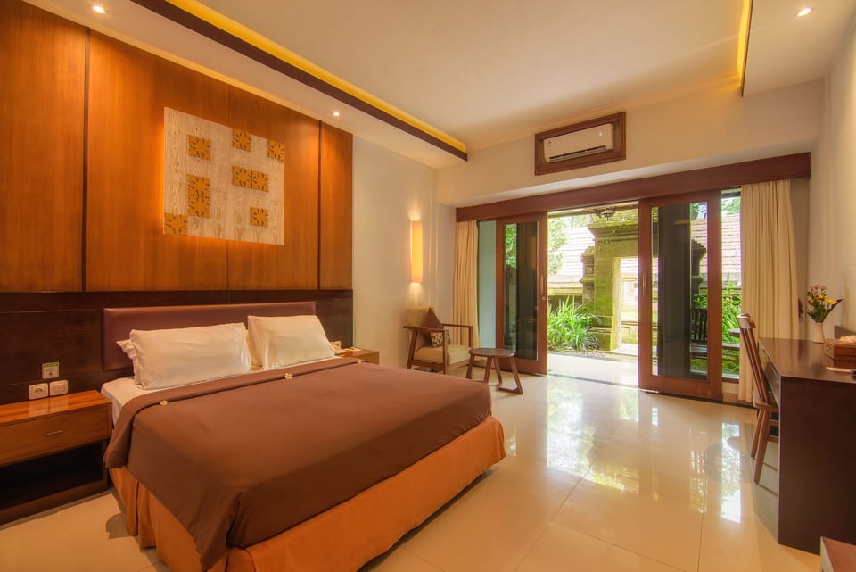 Superior Room, 1 Double or 2 Twin Beds | Minibar, desk, iron/ironing board, free WiFi
