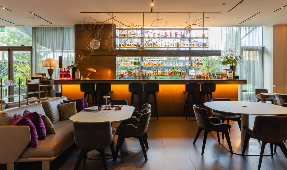 Cocktail bar