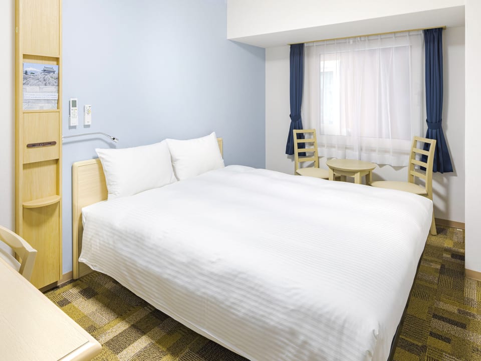 Desk, blackout drapes, iron/ironing board, free WiFi