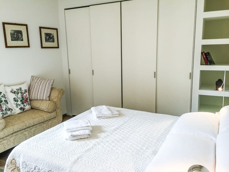 Family Apartment, 3 Bedrooms, Annex Building | 3 bedrooms, soundproofing, iron/ironing board, cribs (free)