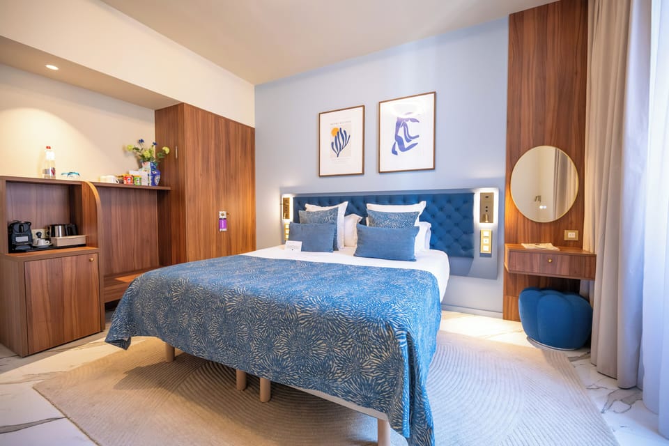 Premium Room City View | Premium bedding, minibar, in-room safe, desk
