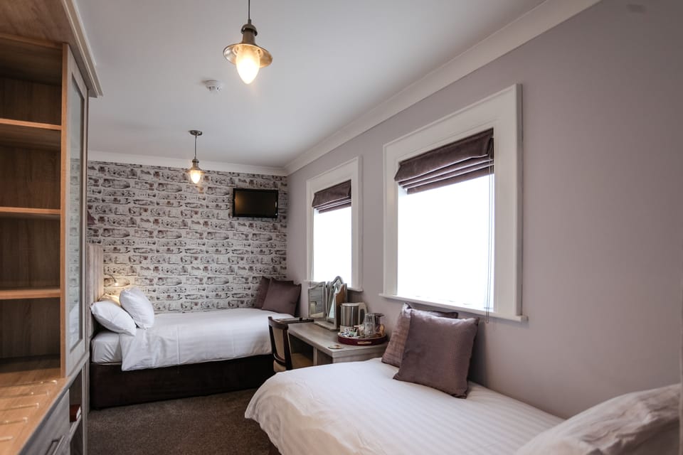Twin Room | Egyptian cotton sheets, premium bedding, in-room safe