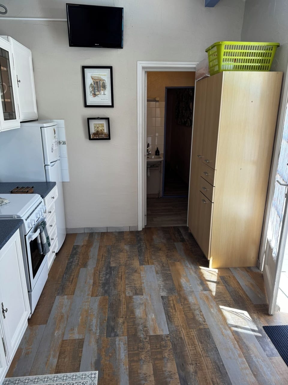 Panoramic Apartment, 1 Bedroom, Non Smoking, Pool View | Private kitchen | Fridge, microwave, oven, stovetop