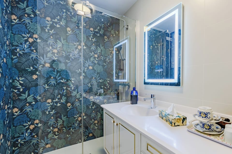 City Room, 1 Bedroom, Non Smoking, Terrace | Bathroom | Shower, rainfall showerhead, free toiletries, hair dryer