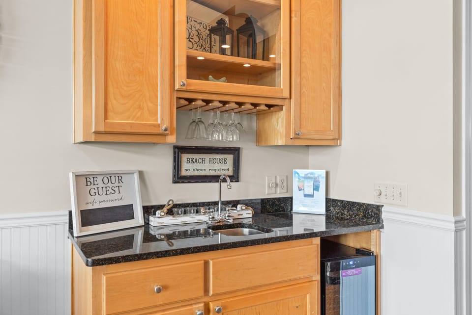 Townhome, 4 Bedrooms, 4.5 Bathrooms (B) | Minibar