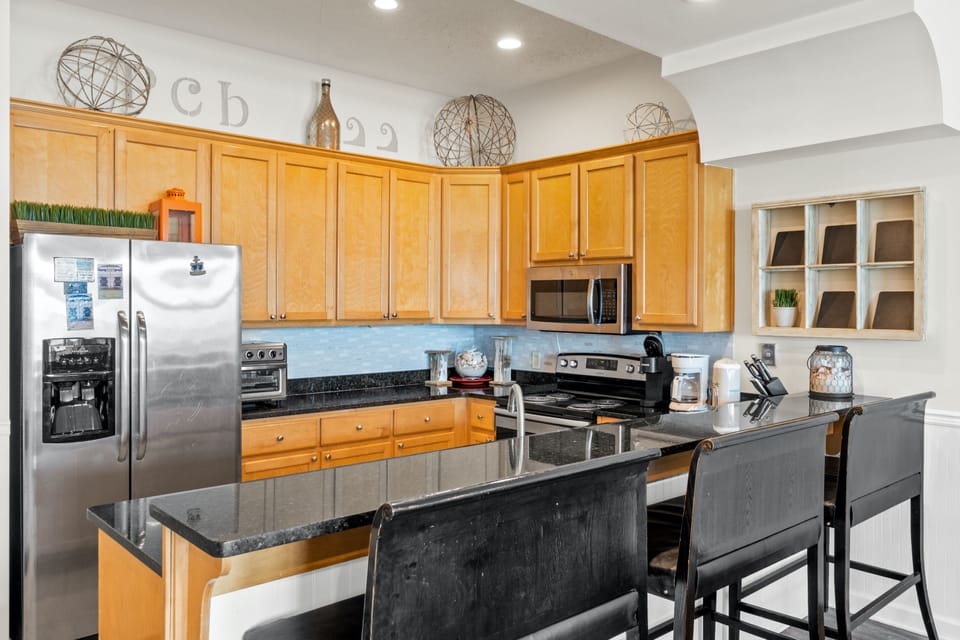Townhome, 4 Bedrooms, 4.5 Bathrooms (B) | Private kitchen | Fridge, microwave, oven, stovetop
