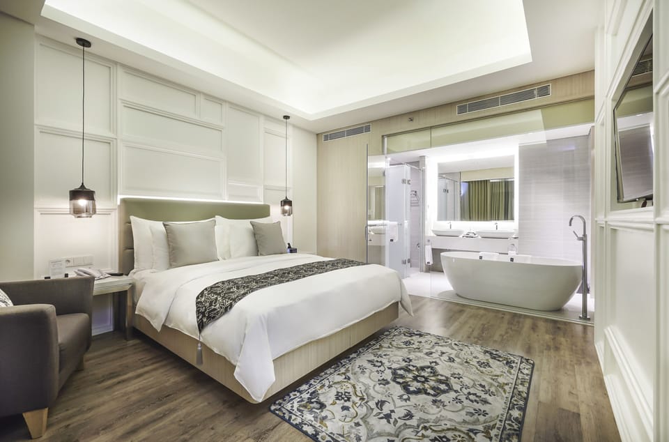 Minibar, in-room safe, individually furnished, desk