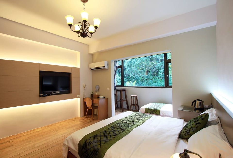 Comfort Triple Room, Mountain View | Premium bedding, down comforters, desk, blackout drapes