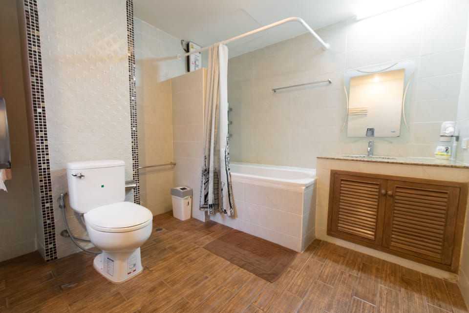 Private Family for 4 people | Bathroom | Free toiletries, towels
