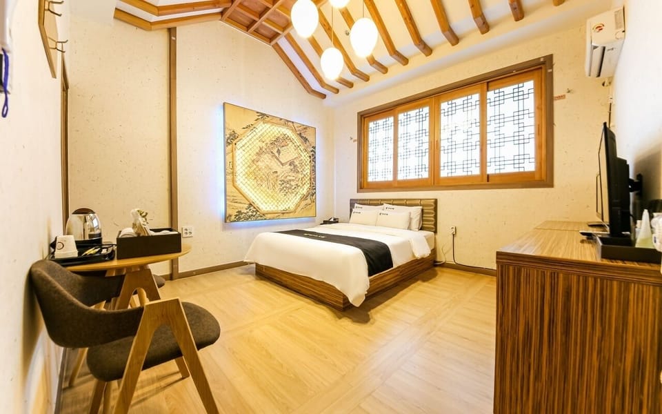 Deluxe Room (Rate for 2) | Free WiFi, bed sheets