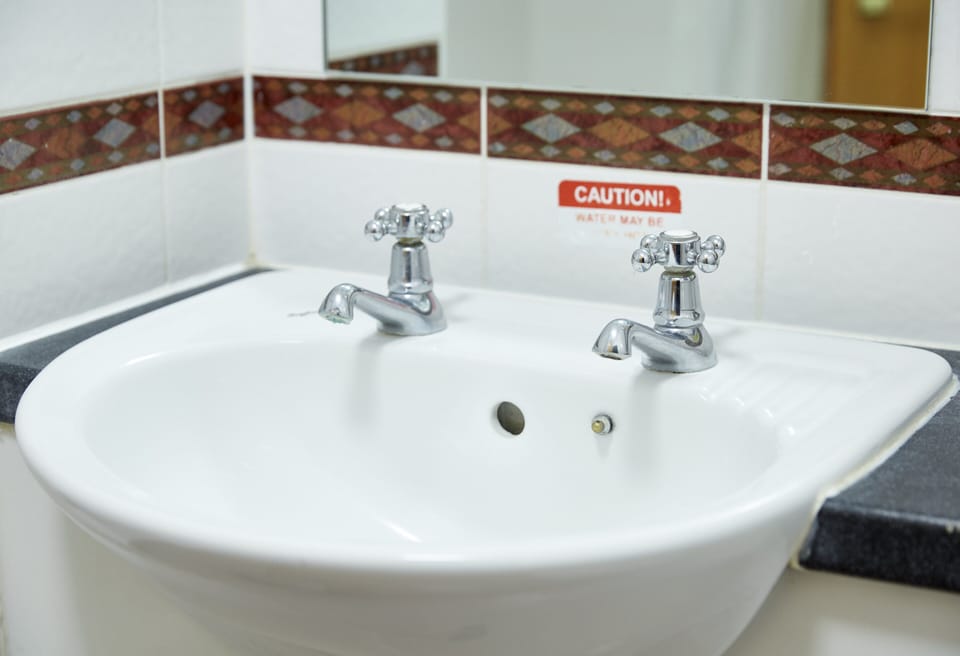 Bathroom sink