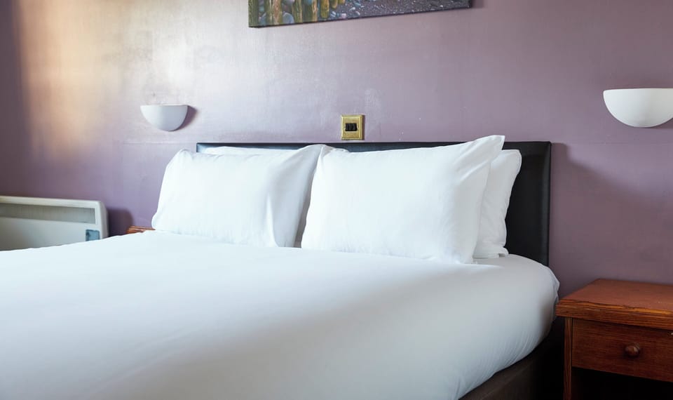 Double Room | Iron/ironing board, free WiFi, bed sheets