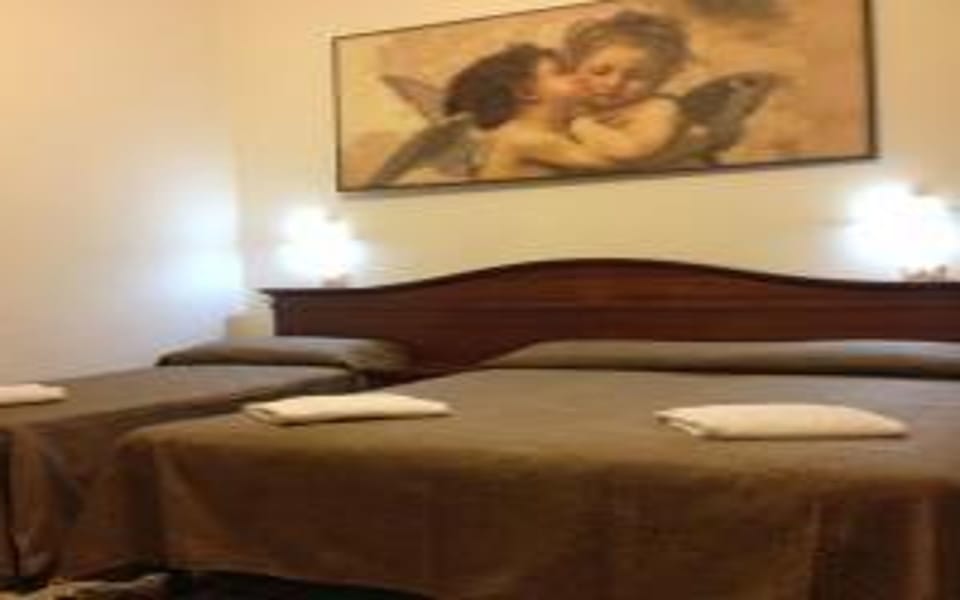 Classic Room, 1 Bedroom | Desk, WiFi (free), bed sheets