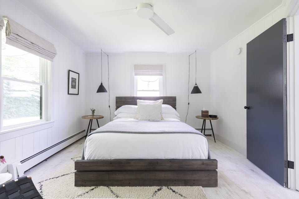 Bungalow - NOT Pet Friendly Room | Desk, laptop workspace, iron/ironing board, free WiFi