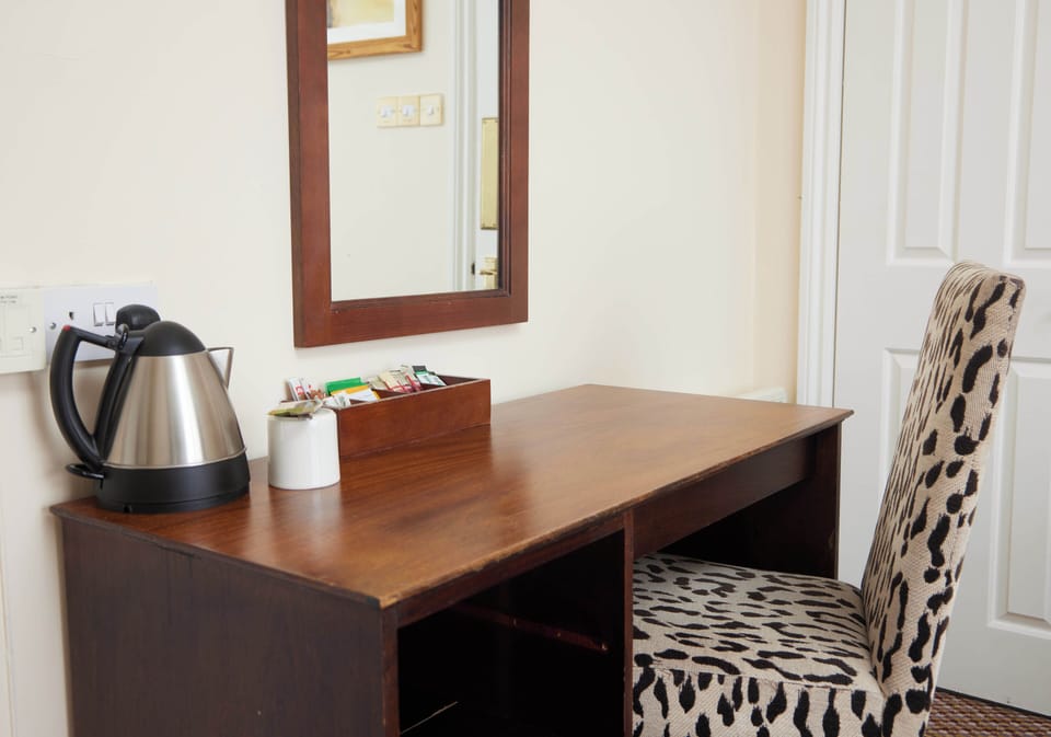 Single Room | Living area | TV